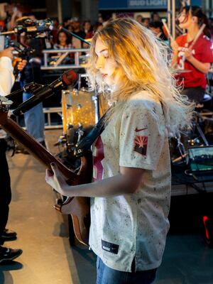 La banda mexicana, The Warning, se roba el show en el medio tiempo de juego de la NFL