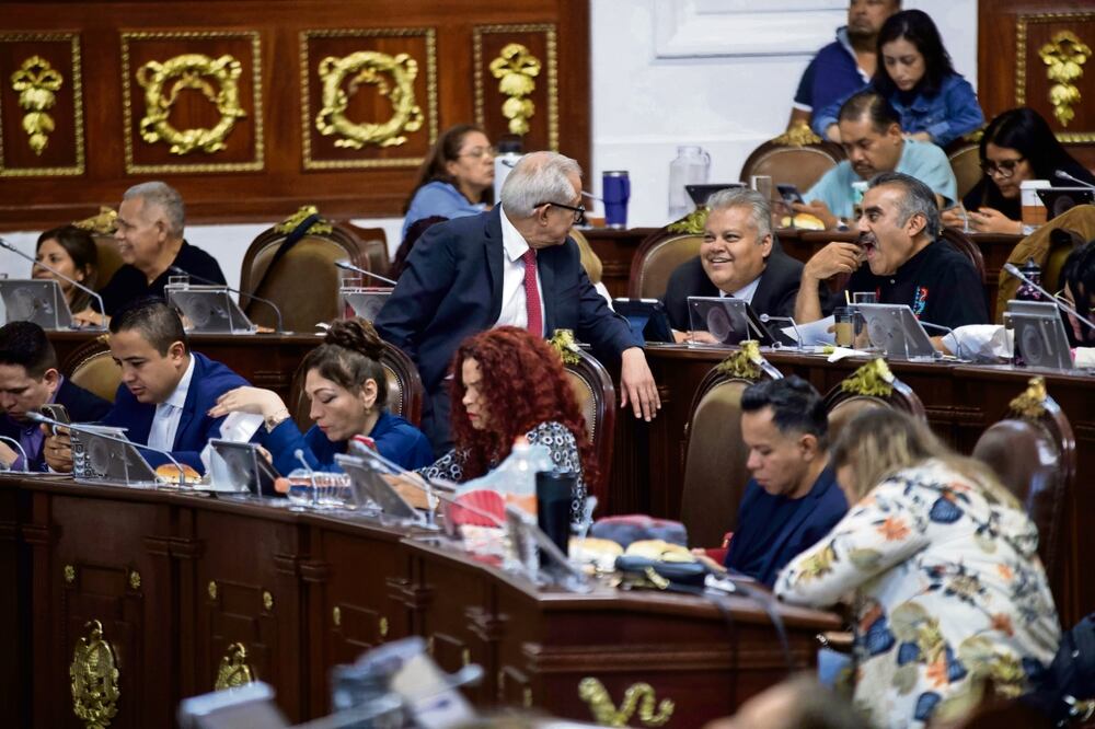 En sesión extraordinaria , el Congreso aprobóreformar y adicionar los artículos 414 y 416 del Código Civil de la Ciudad de México. Foto: Germán Espinosa / El Universal