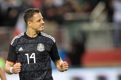 El Chicharito no iría a Copa de Oro por nacimiento de su hijo