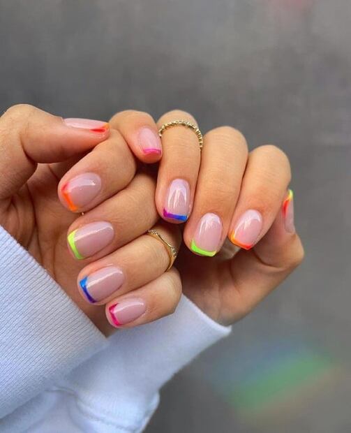 Los mejores diseños de uñas para llevar este Pride 2022