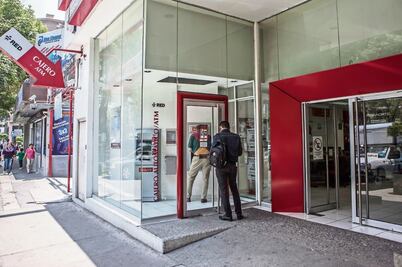 AL, renuente en rescates a bancos