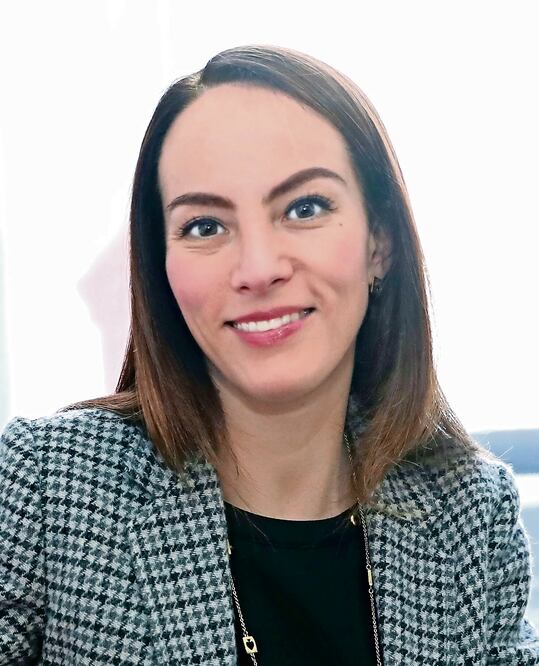 Legisladora con una formación azul (ARCHIVO EL UNIVERSAL)