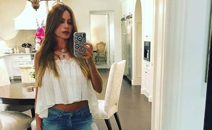 ​Sofía Vergara luce sus curvas en antigua foto en bikini 