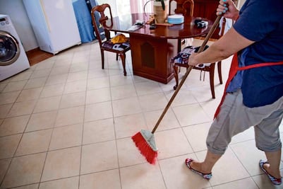 Mujeres aportan 2.7 veces más valor económico con sus labores domésticas y de cuidados que los hombres