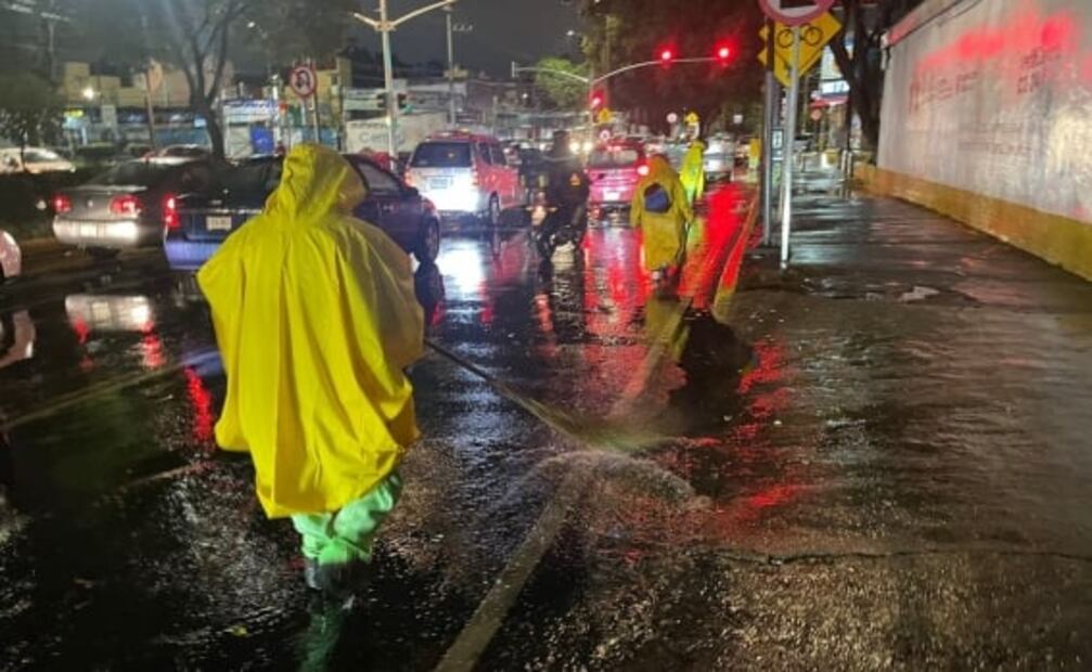Por lluvias recolectan más de 200 toneladas de basura en la CDMX