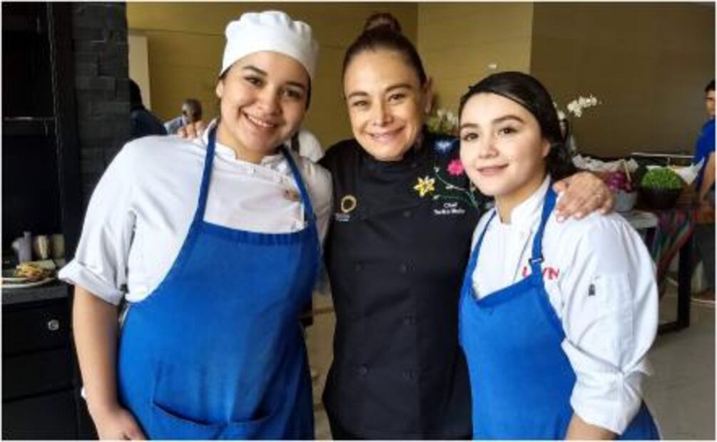 Hacen la fiesta cevichera en Guadalajara