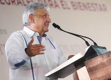 AMLO revisará con Infonavit propuesta para que trabajadores no sean despojados de su vivienda