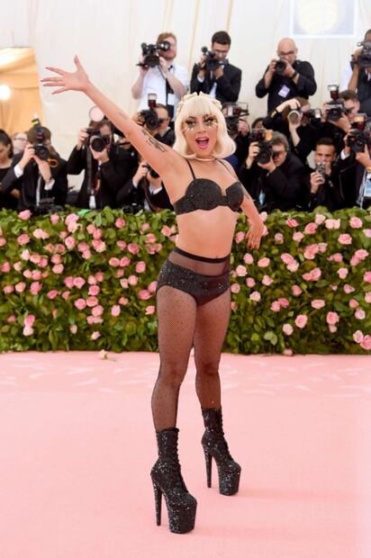 Lady Gaga sorprende con cuatro cambios de vestuario para la MET Gala 2019
