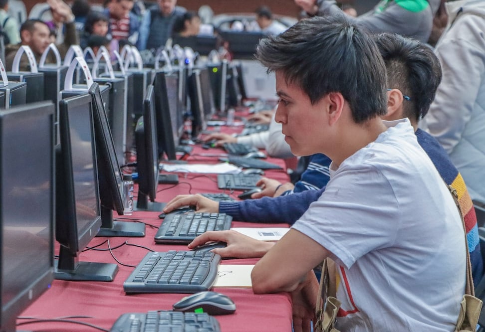 Si es la primera vez que tramitas una licencia de conducir tienes que aprobar un examen teórico. Foto: X @LaSEMOVI