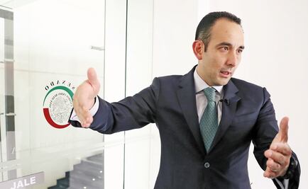 ​Gil Zuarth certifica ante notario intención de votar contra fiscal a modo