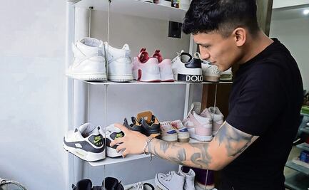 Estudiante ”hace magia” con los tenis desgastados