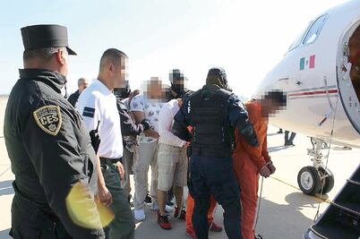 Trasladan a 49 reos de alto riesgo del Edomex a penales federales 