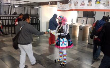 Lanzan "Que no te cargue el payaso", para que usuarios usen cubrebocas en el Metro