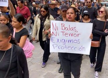 “¡Ni balas ni terror, exigimos protección!”; cientos de personas marchan en San Miguel de Allende tras ataque armado en fiesta patronal