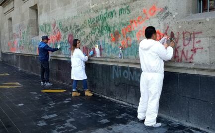 Dañan Palacio Nacional con aerosol, cera y calcomanías
