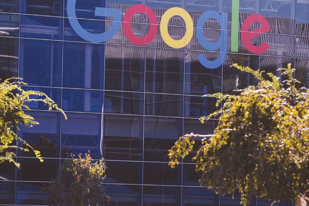 Alphabet, la empresa administradora del motor de búsqueda en internet con mayor cifra de usuarios del mundo, logró una facturación de 80 mil 539 millones de dólares