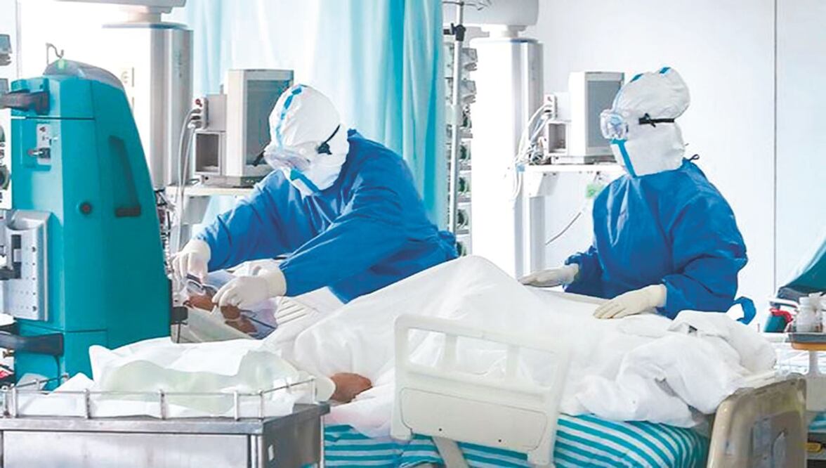 Autoridades afirman que hacen falta especialistas para atender a pacientes que requieren ventilador. Archivo EL UNIVERSAL