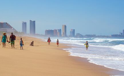 Reportan rescate de seis personas del barco turístico Platino en Mazatlán