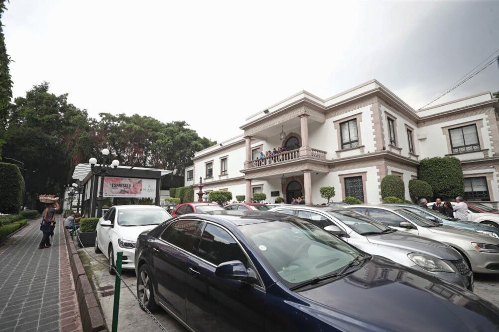 Quienes acudieron al funeral de Alex aseguran que era una hombre jovial, divertido, alegre y comprometido con la sociedad. (ALEJANDRA LEYVA. EL UNIVERSAL)