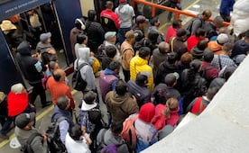 Retrasos y saturación en el Metro CDMX; usuarios reportan fallas y largas esperas en varias líneas