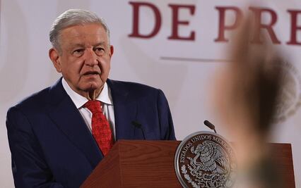 AMLO expresa su solidaridad con los padres de los 43 normalistas de Ayotzinapa al cumplirse 10 años de su desaparición