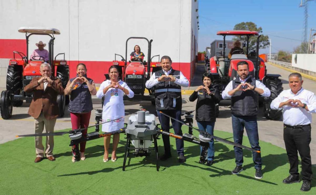 Alejandro Armenta, gobernador de Puebla, entrega apoyos a productores agrícolas. 25 de noviembre 2025 / Foto: Especial