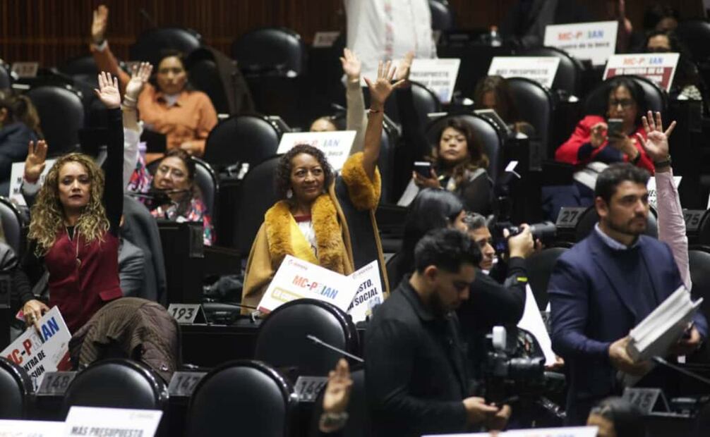 La Cámara de Diputados aprobó en lo particular el Presupuesto de Egresos de la Federación (PEF) 2026, con reasignaciones por 17 mil 788 millones de pesos. Foto: CARLOS MEJIA/EL UNIVERSAL