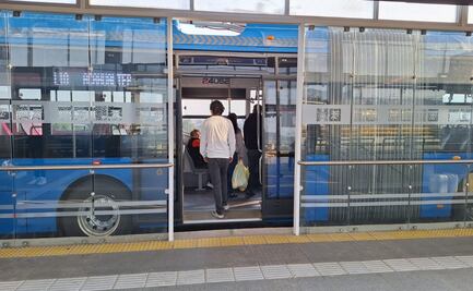 Usuarios del Trolebús Santa Martha-Chalco se quejan de cobro de 20 pesos y no 13 pesos como se había anunciado