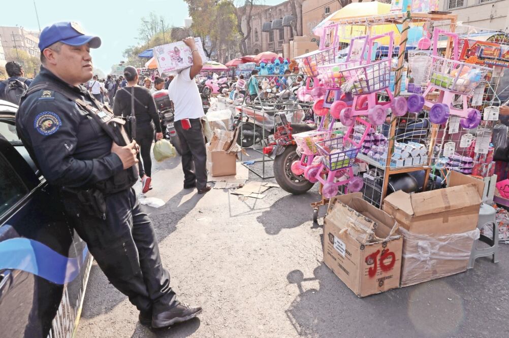 Hasta el 6 de enero, los agentes estarán en diferentes zonas de la CDMX y contarán con el apoyo de las cámaras del C5 en los alrededores. Foto: JUAN CARLOS REYES. EL UNIVERSAL