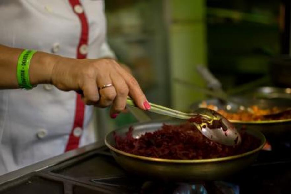 #RECETA Prepara sopa borsch rusa