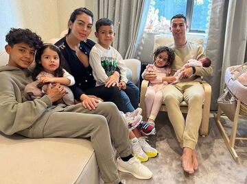 Cristiano Ronaldo presenta a su hija: "Gio y nuestra niña finalmente están con nosotros"