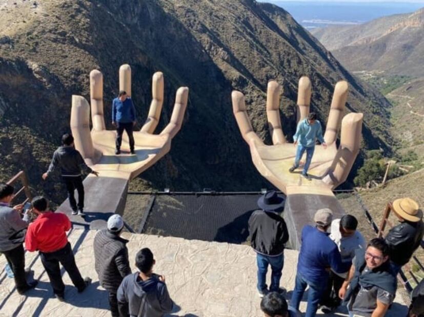 Conoce el tobogán de cristal en Real de Catorce