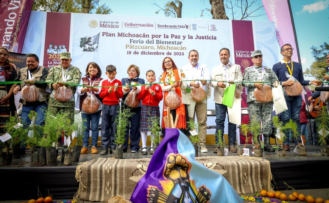 Feria del Bienestar en Pátzcuaro, Michoacán como parte del Plan por la Paz y la Justicia (20/12/2025). Foto: Especial