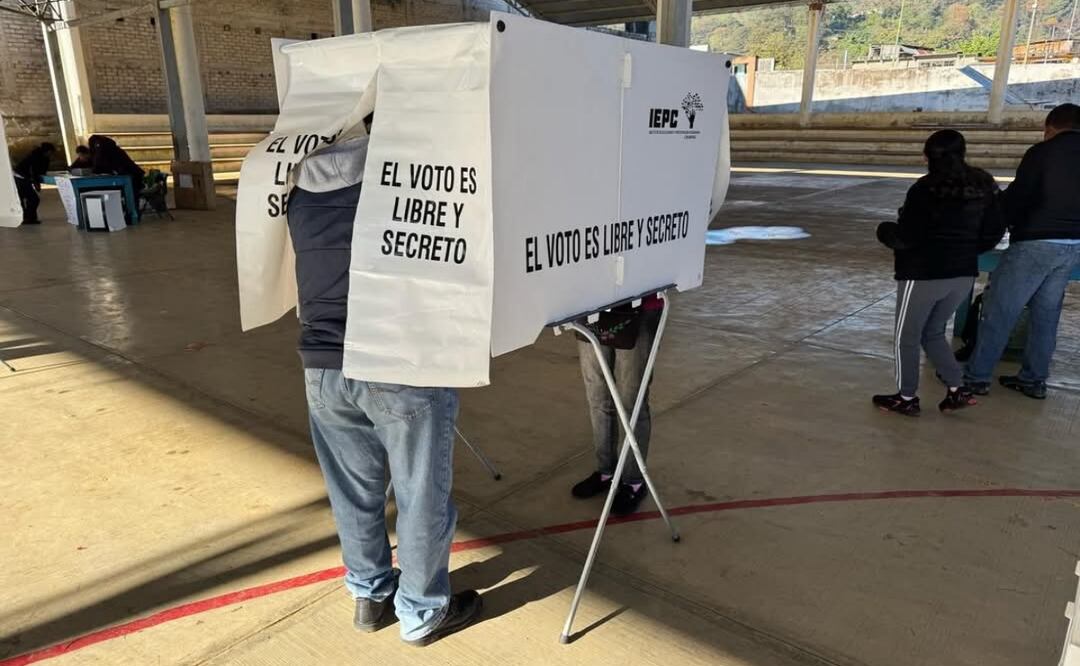 De acuerdo con lo establecido por la asamblea comunitaria de Oxchuc, las elecciones se sometieron en dos modalidades. Foto: Especial/El Universal