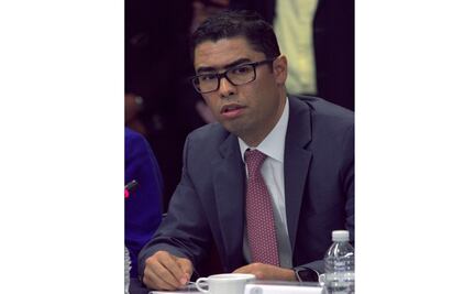 Santín se compromete a trabajar con transparencia en el SAT