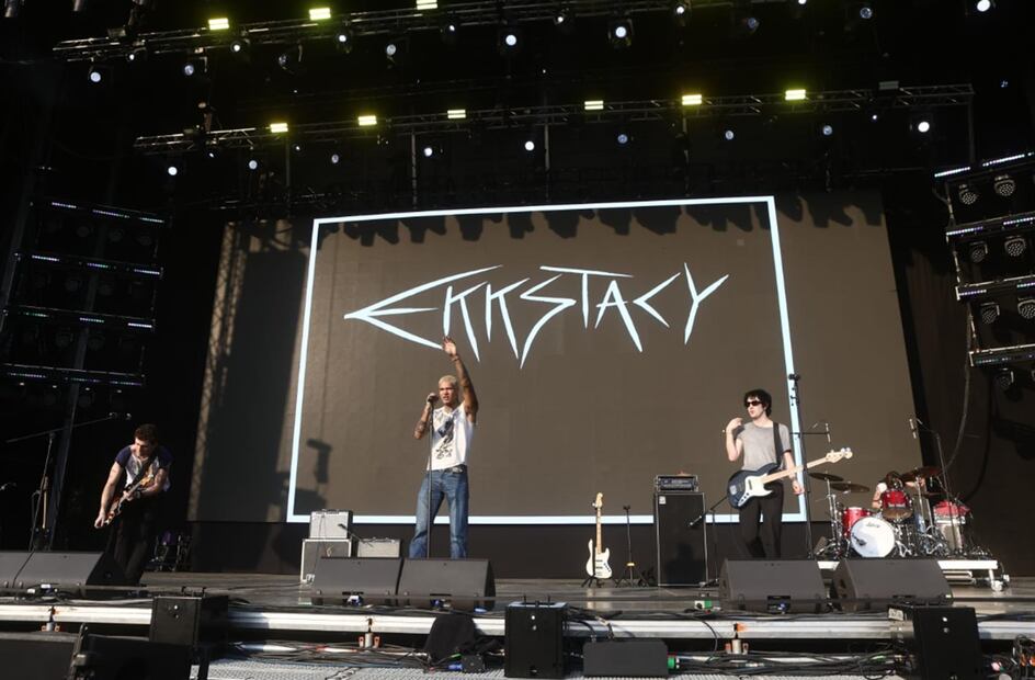 El cantante canadiense Ekkstacy se presentó durante el segundo día del festival Corona Capital
Foto: EL UNIVERSAL / Gabriel Pano