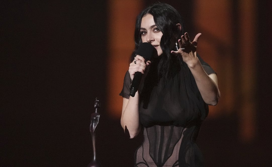 Charli xcx en los Brit Awards. Foto: AP.