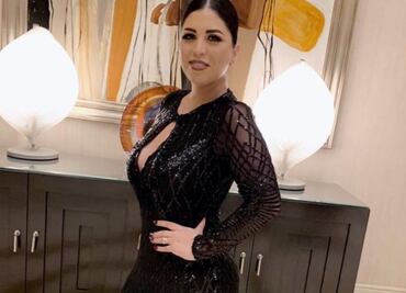 Mamá de Nodal presume su figura con look colorido de primavera