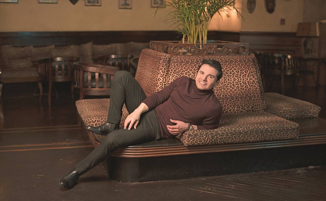 Pese al conflicto, el autor de “Niña de mi corazón” continúa presentándose en vivo y colaborando con otros artistas. Foto: El Cantoral