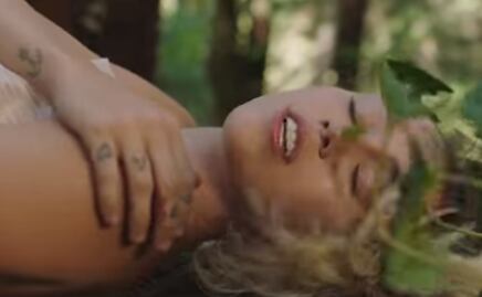 Miley Cyrus dedica canción a Liam Hemsworth