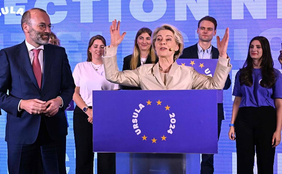 La presidenta de la Comisión Europea y candidata principal del PPE, Ursula von der Leyen, pronuncia un discurso durante una velada electoral del PPE. Foto: AFP