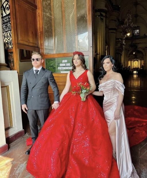 Amamos los zapatos de Cenicienta de Emily, hija del Canelo Álvarez