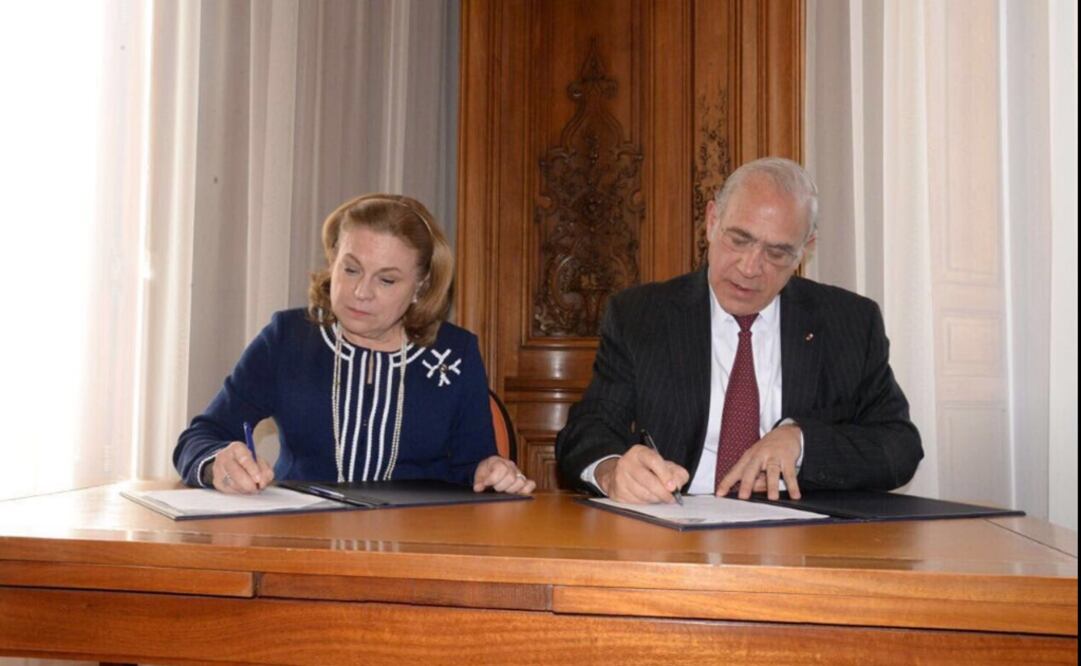 El convenio se signó en París, Francia, durante el Foro de integridad convocado por el organismo internacional. /Tomada de @ArelyGomezGlz