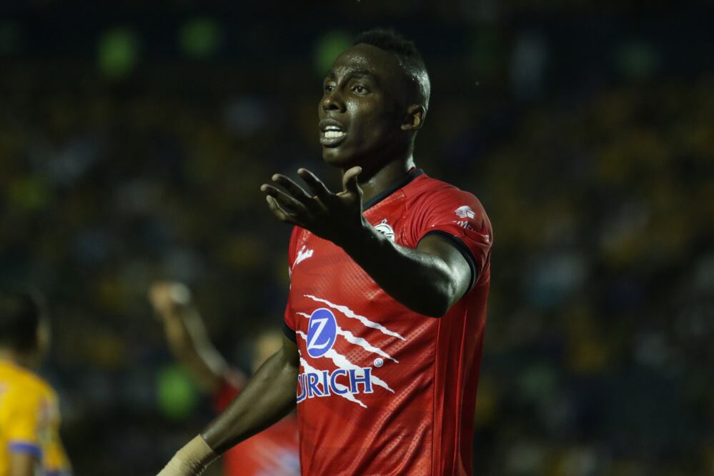 Imago7. Julián Quiñones durante un juego del Apertura 2017. 