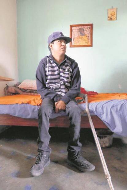 Vence discapacidad tras 18 años de terapia… y va por un empleo