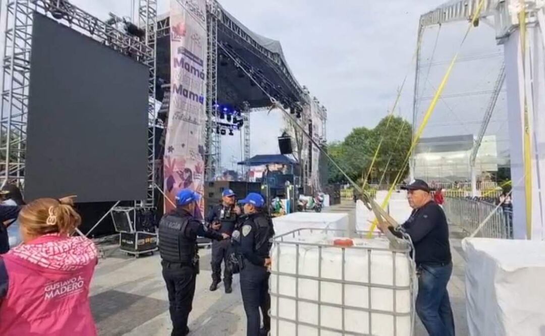 Reportan que está listo el templete donde se realizará el evento del Día de las Madres en la explanada de la Gustavo A. Madero (23/05/2025). Foto: Captura de video