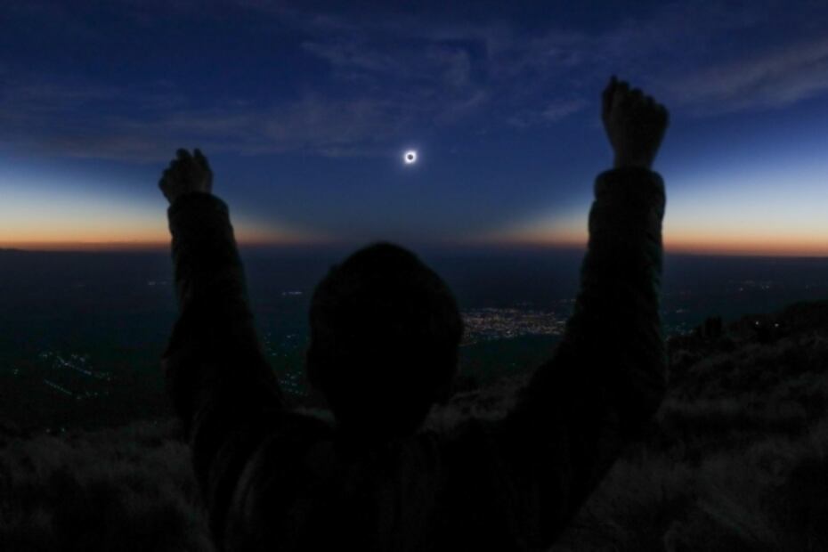 Las fotos más sorprendentes del gran eclipse solar de Sudamérica