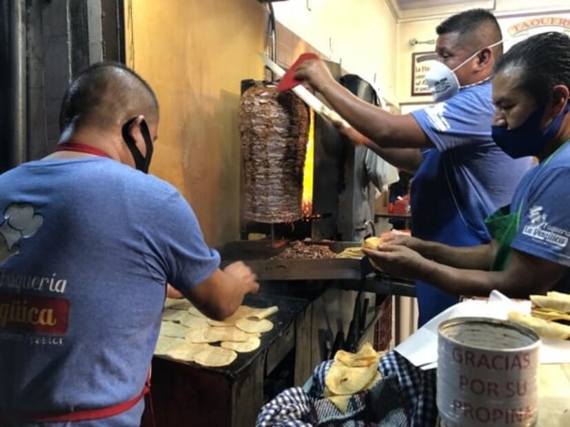 La Pingüica, los mejores tacos de pastor y suadero cerca del metro Normal
