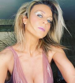 Y la peor vestida de la semana es… Fey y sus medias de red