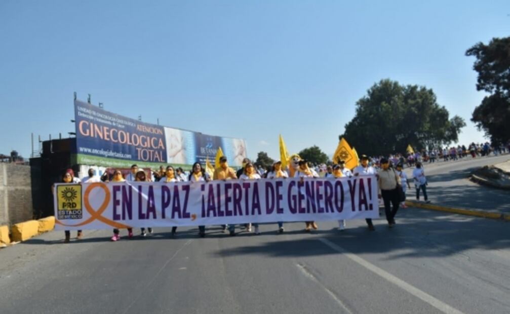 Marchan cientos de mujeres en Los Reyes La Paz; exigen declaratoria de Alerta de Género 
